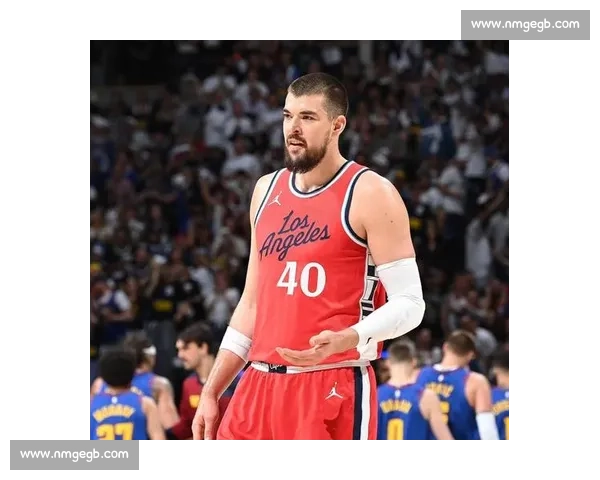 快船报价 KD!鲍威尔 + 博格丹 + 小琼斯领衔筹码,祖巴茨成非卖品 快船报价 KD!鲍威尔 + 博格丹 + 小琼斯领衔筹码,祖巴茨成非卖品