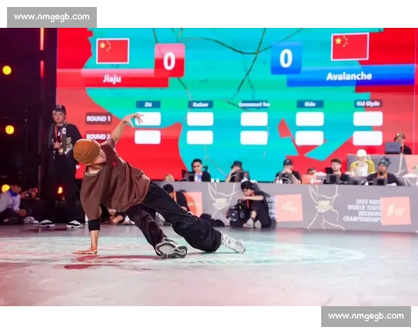 霹雳舞赛场：当街舞碰撞中国功夫，上演热血 “功夫对话”