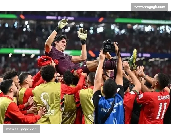 钢铁防线 + 10 次扑救！布努神扑定乾坤，门神复制 C 罗苦主时刻